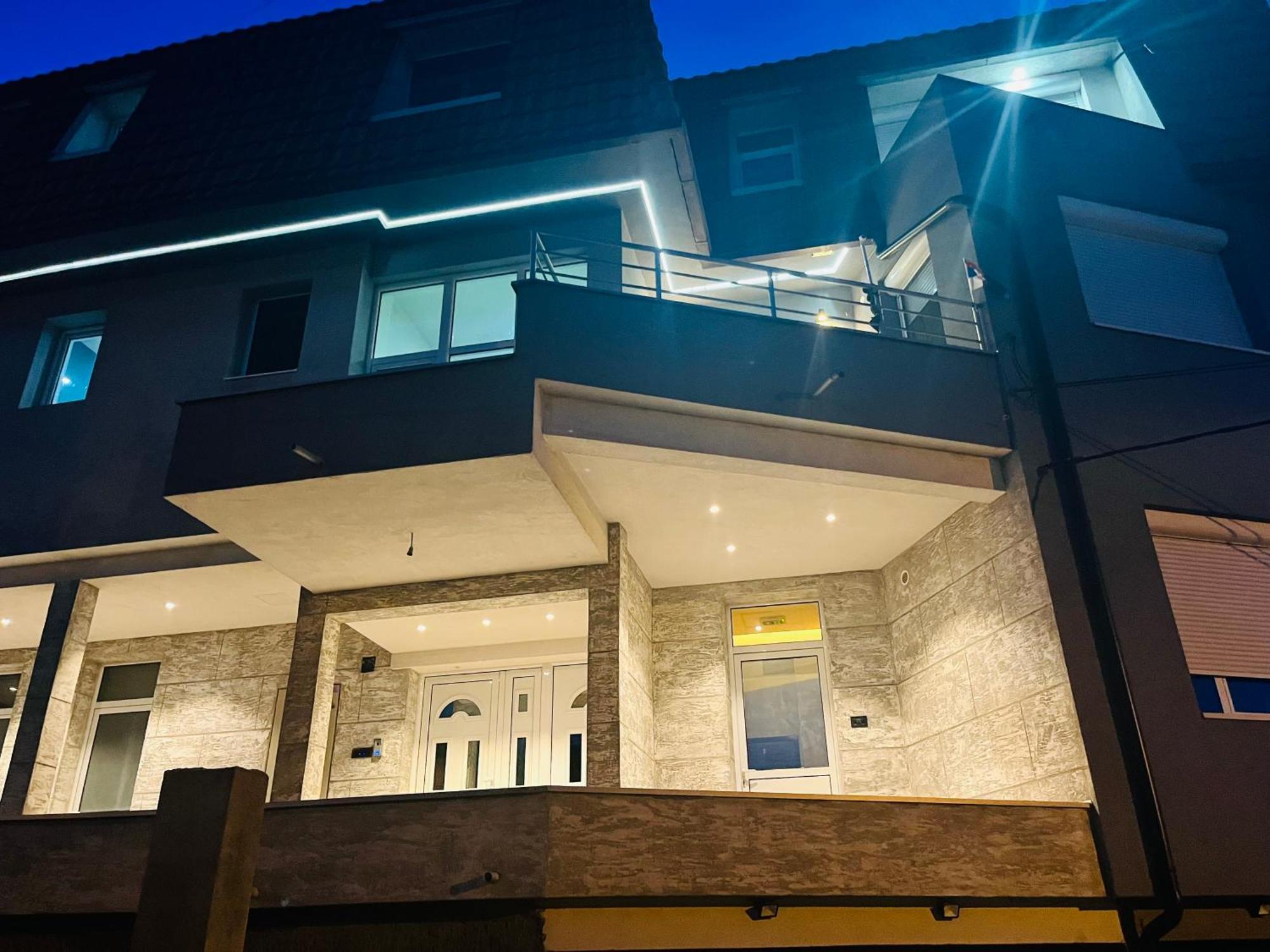 Magic M Apartment Mali Mokri Lug Bagian luar foto